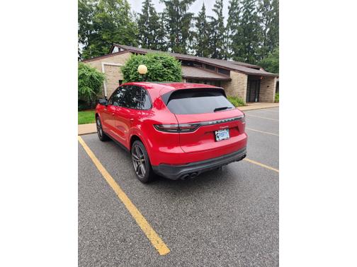 2022 Porsche Cayenne AWD